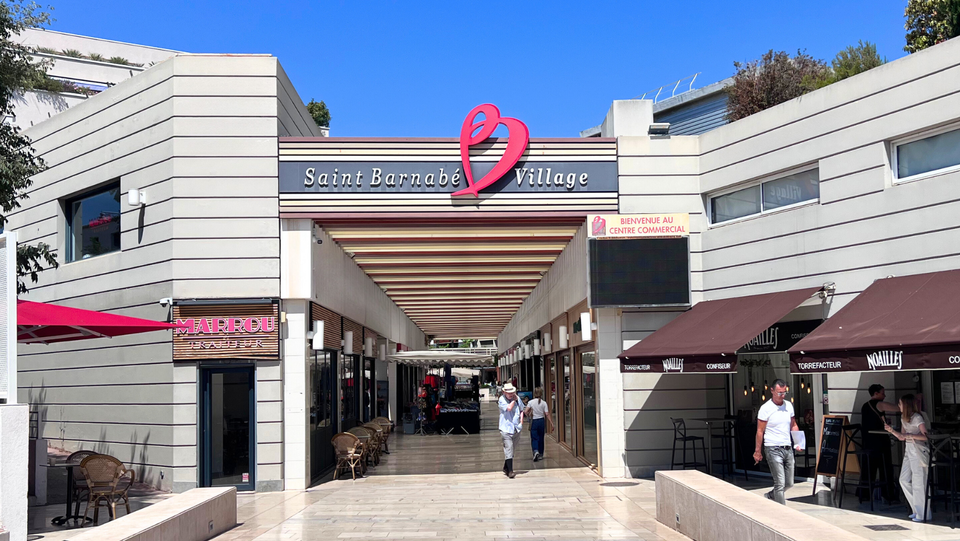 Pourquoi privilégier une boutique indépendante à Saint-Barnabé ? boutique prêt à porter femmes harmonie marseille saint barnabé grandes et petites tailles (4)